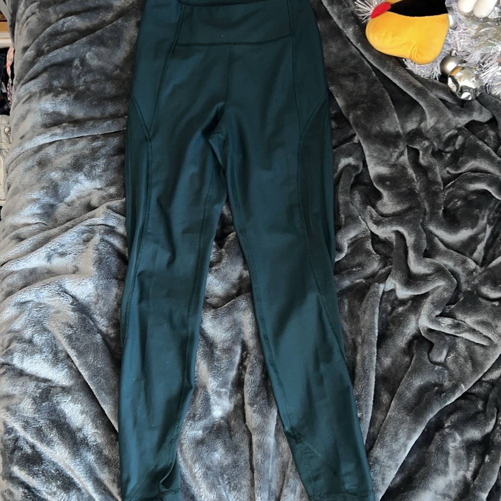 Old navy forest green athletic leggings with mesh